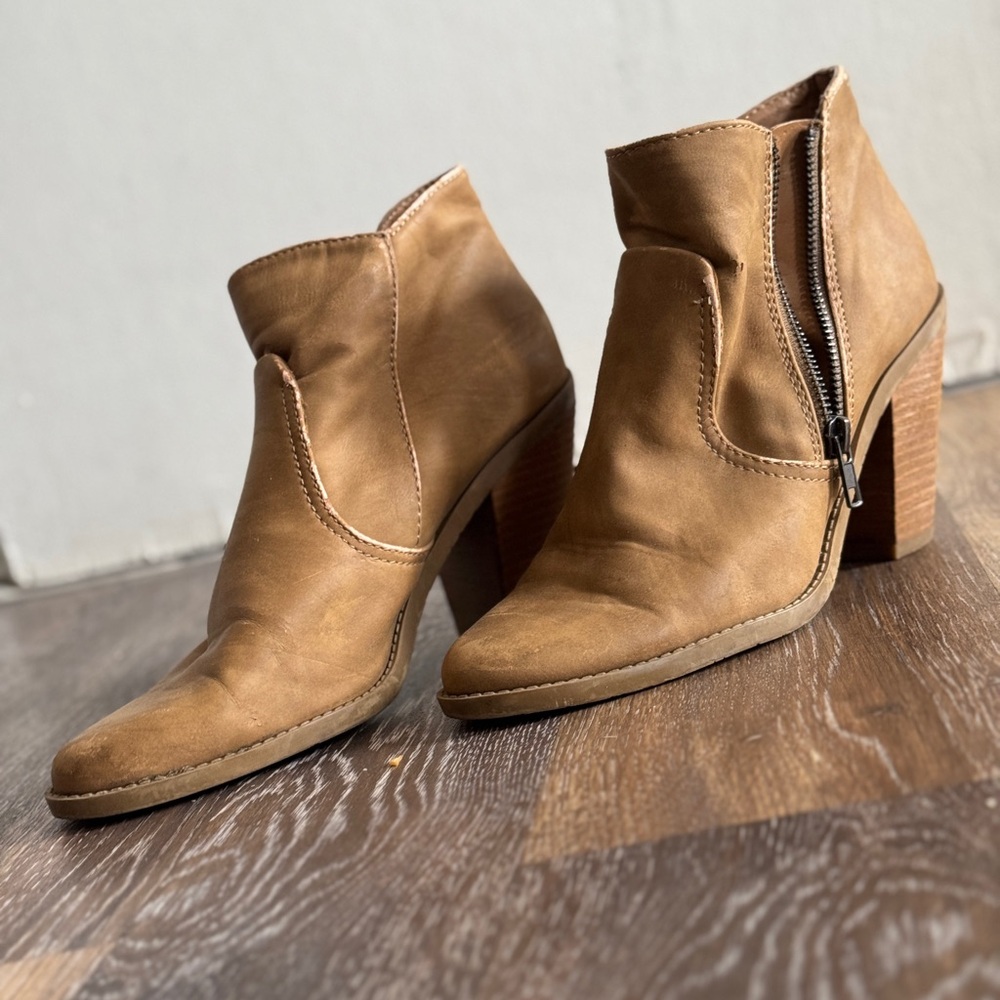Dolce Vita Tan Ankle Booties with Western Flair